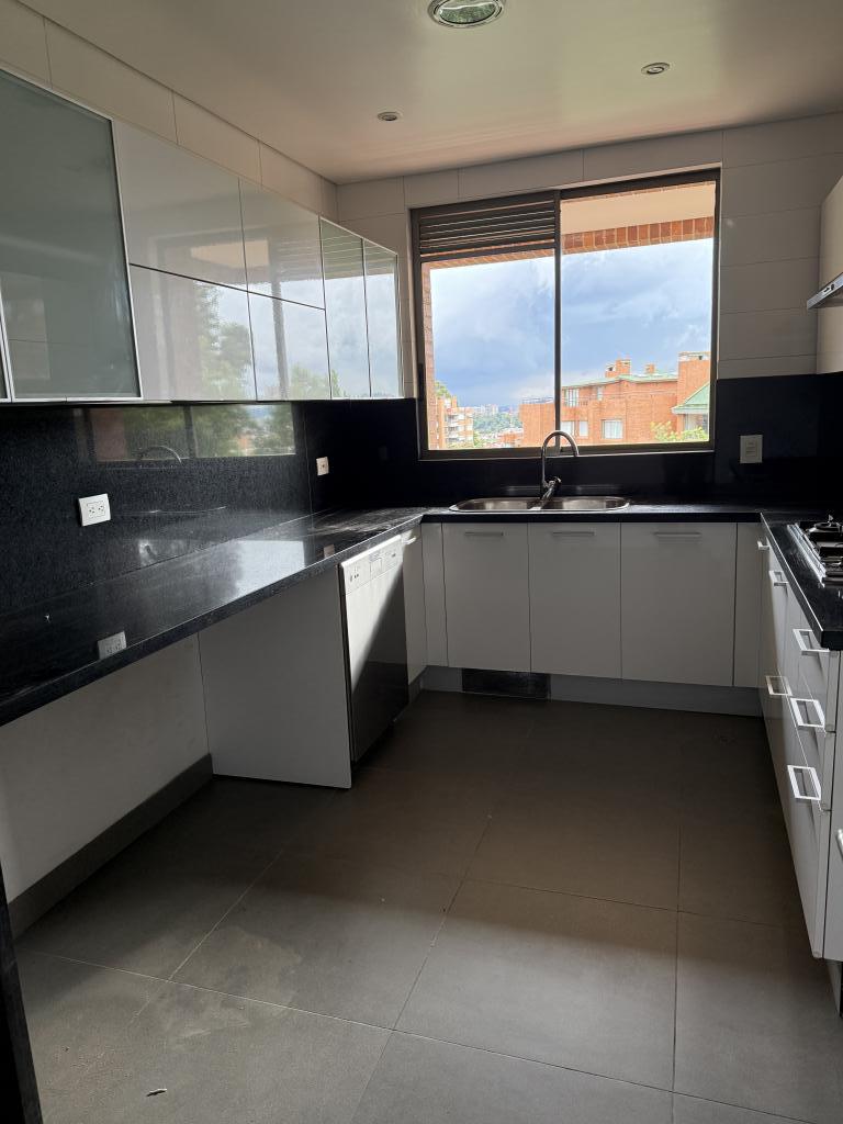 APARTAMENTO EN ARRIENDO – BOSQUES DE LA CAÑADA (USAQUÉN) – BOGOTÁ