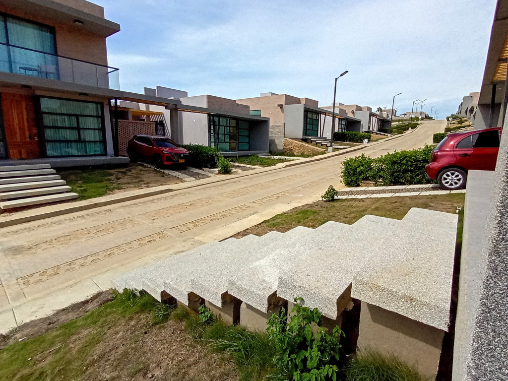 CASA CAMPESTRE EN VENTA – BAJO OSTION-RIVIERA DEL MAR – TUBARÁ
